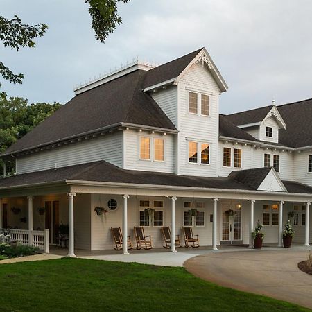 The Oakwood Inn Okoboji Buitenkant foto