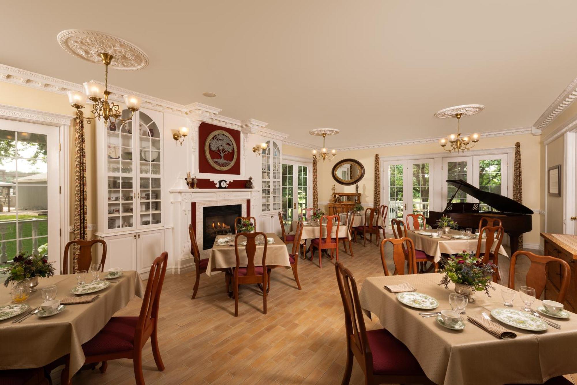 The Oakwood Inn Okoboji Buitenkant foto
