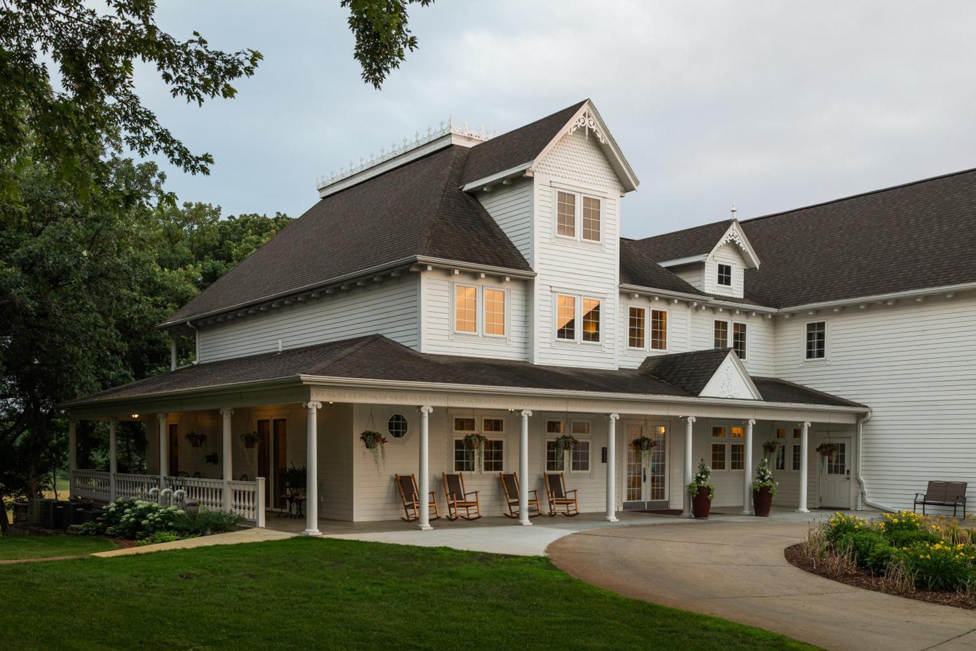 The Oakwood Inn Okoboji Buitenkant foto
