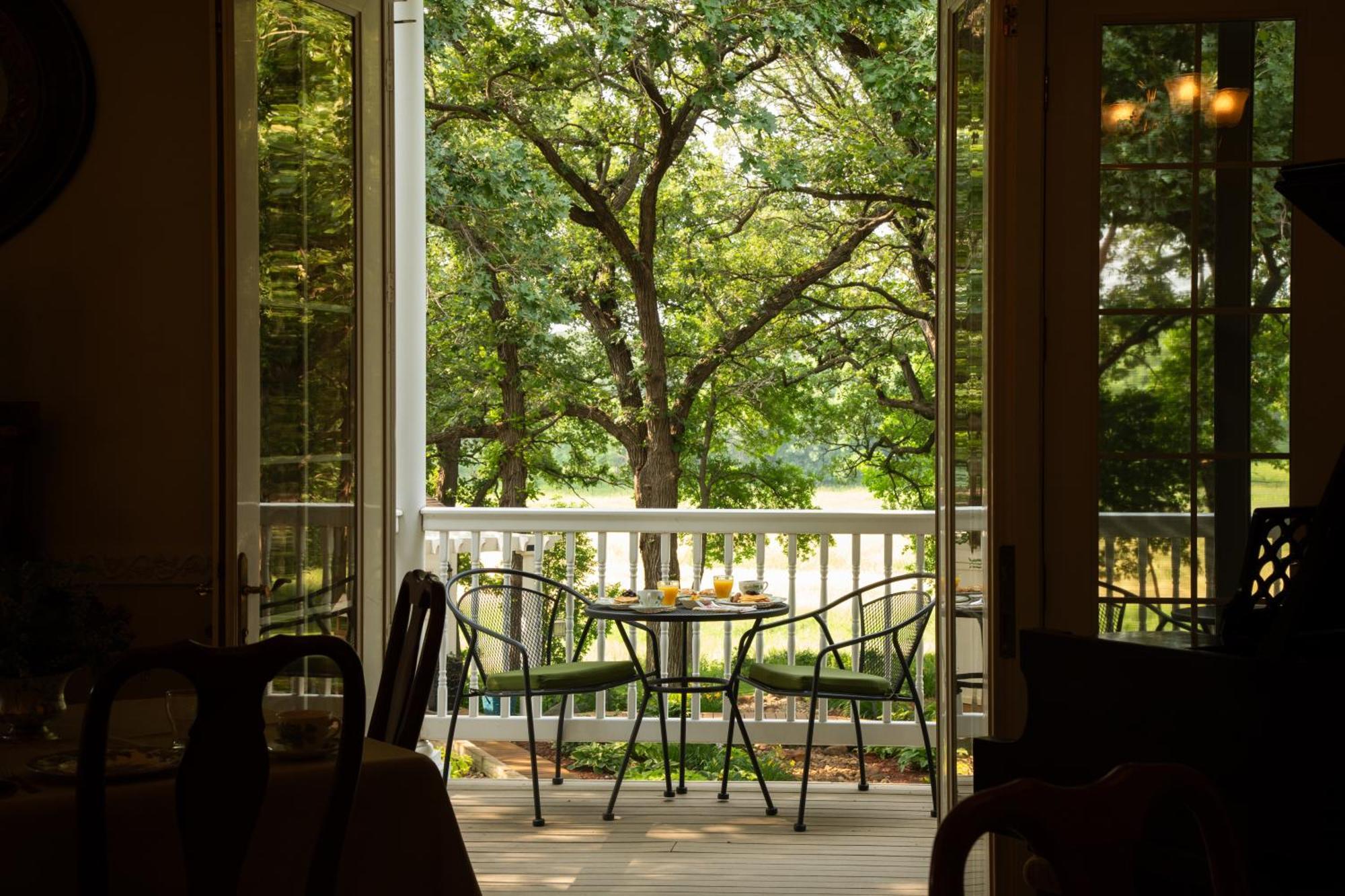 The Oakwood Inn Okoboji Buitenkant foto